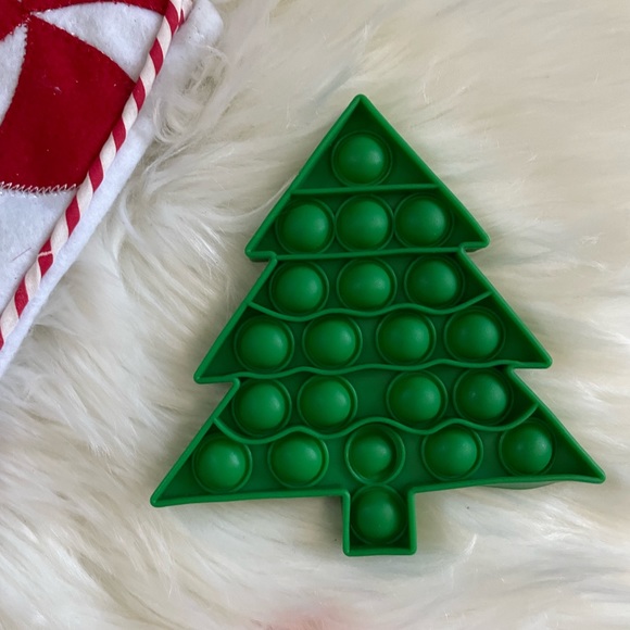 2 Medium Size Pop It Fidgets - 1 Christmas Tree & 1 Dog - Picture 5 of 7